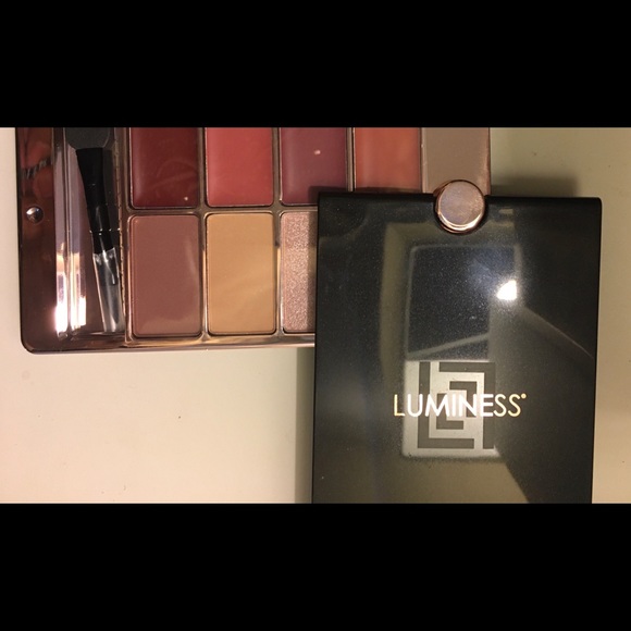 🌺SOLD🌺Luminess Alluring Lip & Eye Palette Double… - Picture 12 of 14
